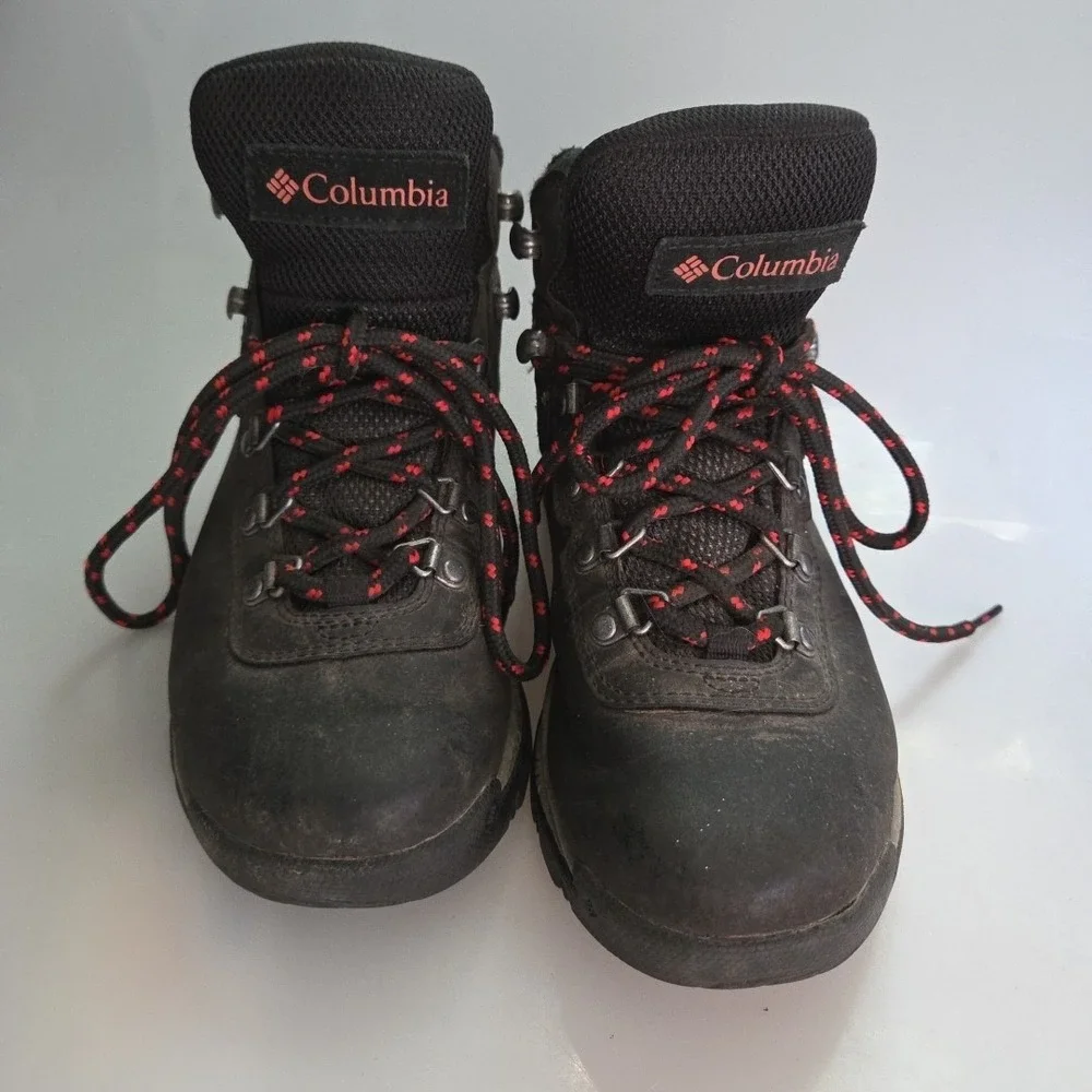 Columbia Women's Newton Ridge Plus Wide Waterproof Hiking Boot Black/Poppy Red 6
